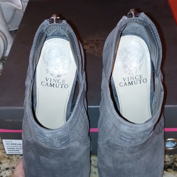 *0422 Vince Camuto Ebelin Leather Bootie - Picture 6 of 11